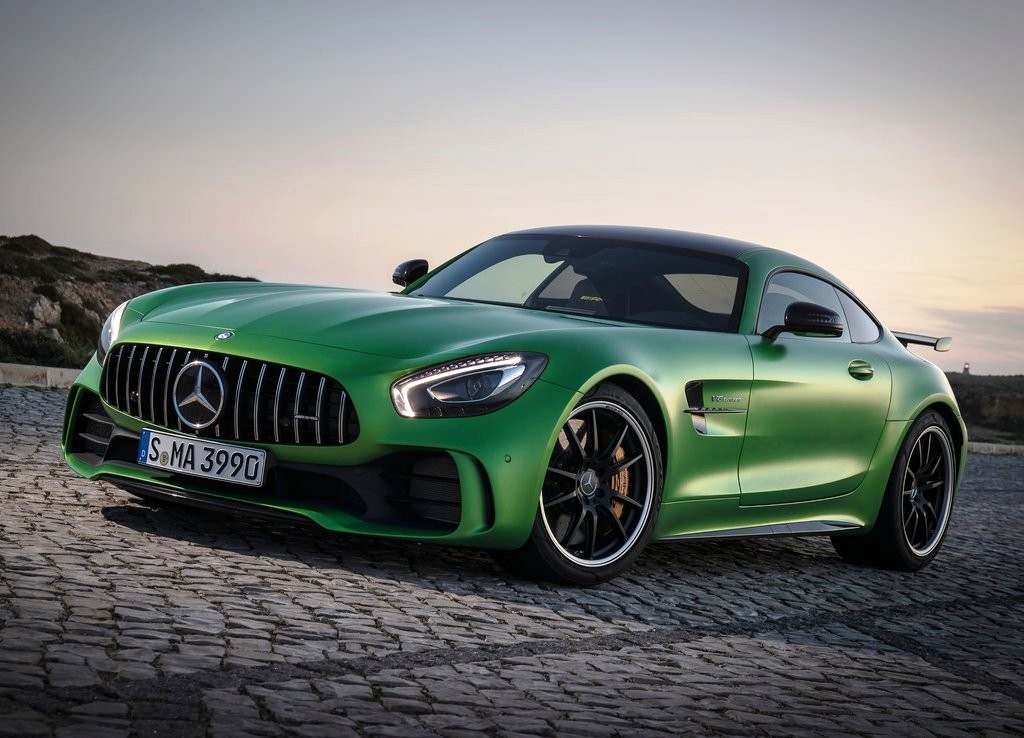 MERCEDES-AMG GT R